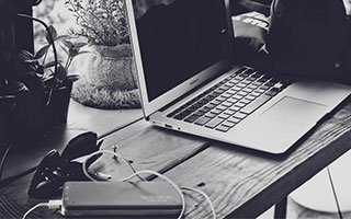 港股估值接近2019年初 市场该如何配置？